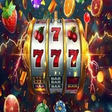 Suasana meja live casino dengan dealer profesional dan pemain